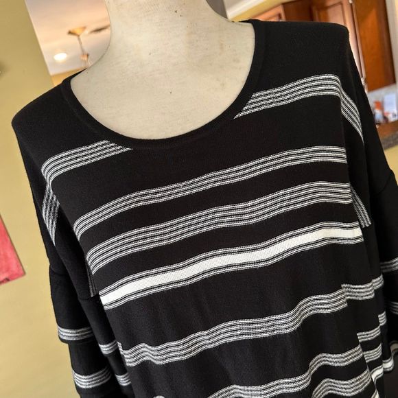 Calvin Klein Black & White Stripe Ruffled Bell Sleeve Scoop Neck Tunic Sweater - Picture 12 of 12